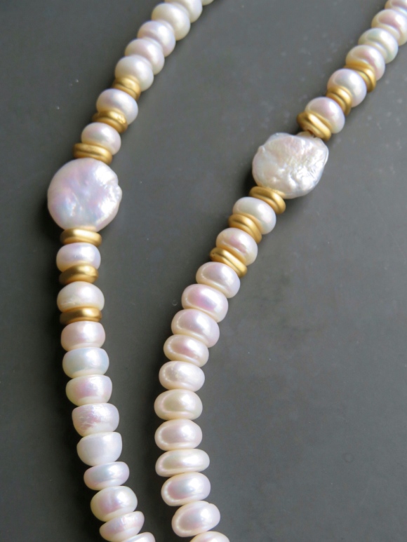 Medallion Pearl Necklace – Ten Wilde